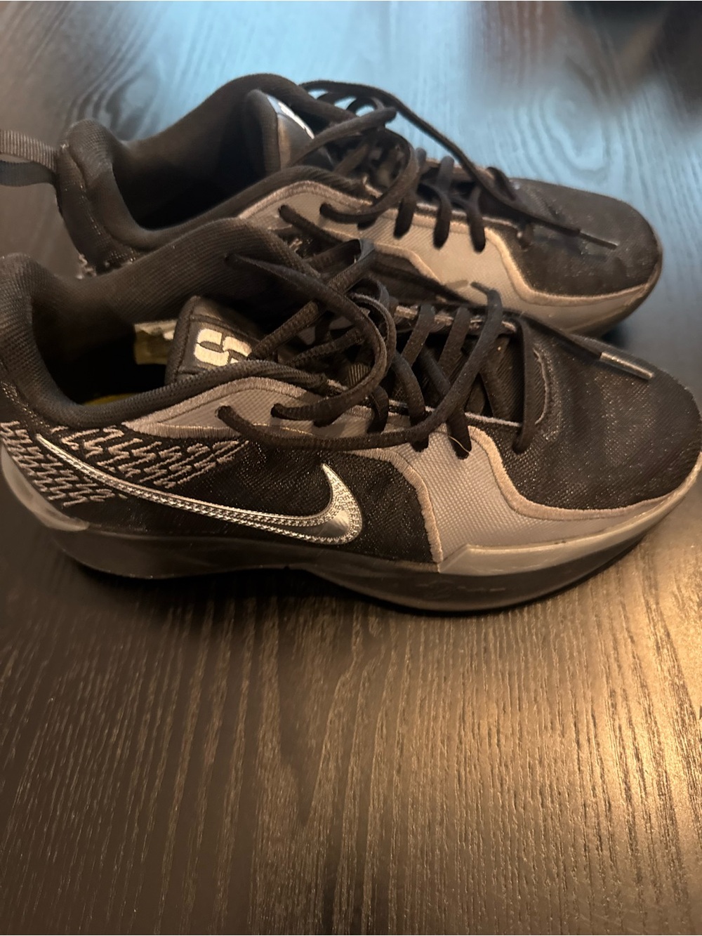 Boys Sabrina Basketball Shoes size 5.5